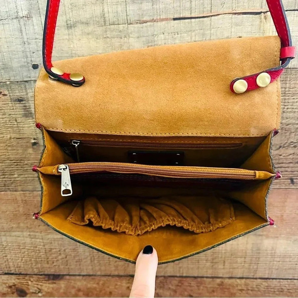 NWOT Patricia Nash Consilina Crossbody Organizer Etched Rose Leather - Picture 14 of 16